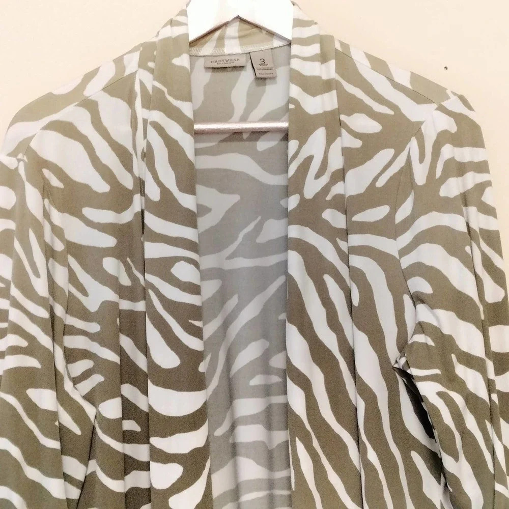 Easywear Chico's Size 3/XL Ombre Taupe White Striped Cardigan - Picture 3 of 6